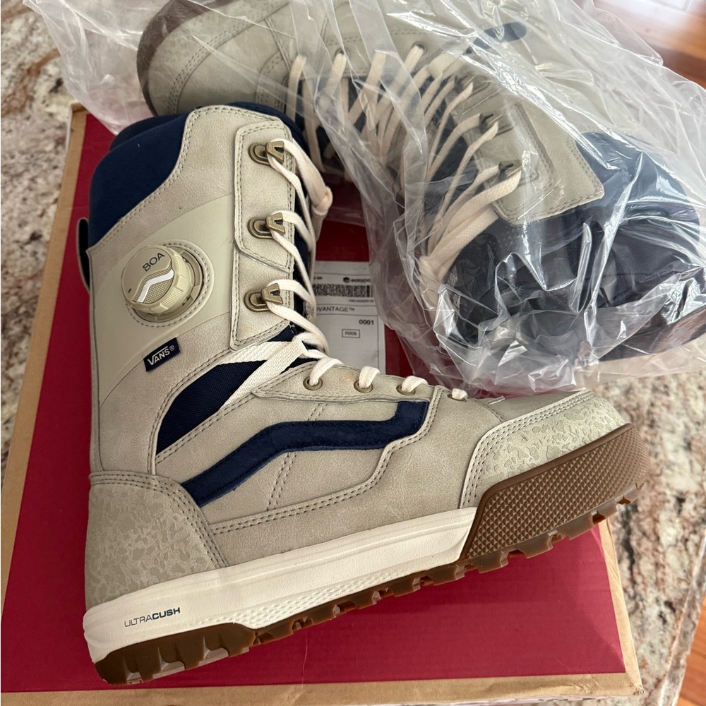 Vans Invado Pro Snowboard Boots - Picture 4 of 16